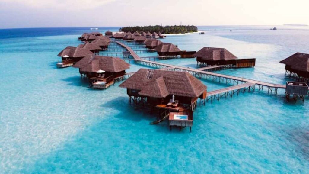 Maldives, Beach